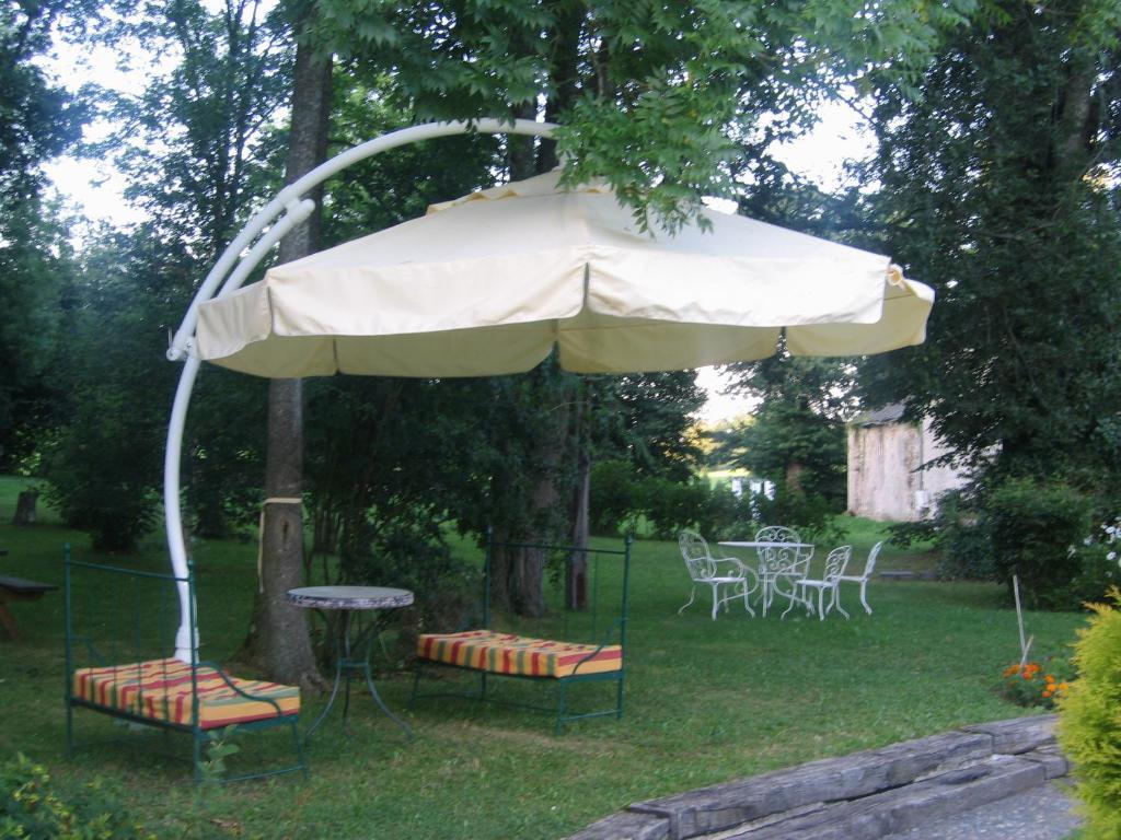 Domaine Vega Bed & Breakfast Saint-Arroman  ภายนอก รูปภาพ